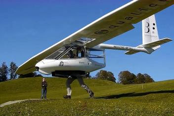 【拍客】牛人自制滑翔机试飞全程_百度视频搜索