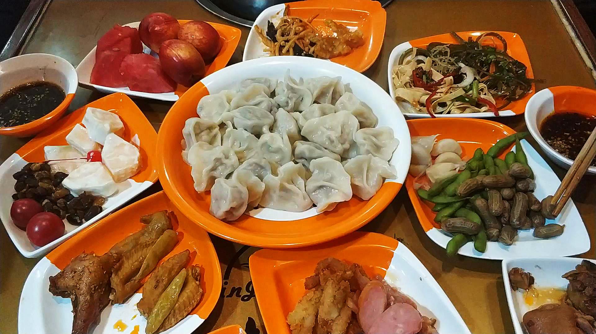 天津32元一位自助水饺!八种饺子,几十种菜随便吃,你能吃多少?