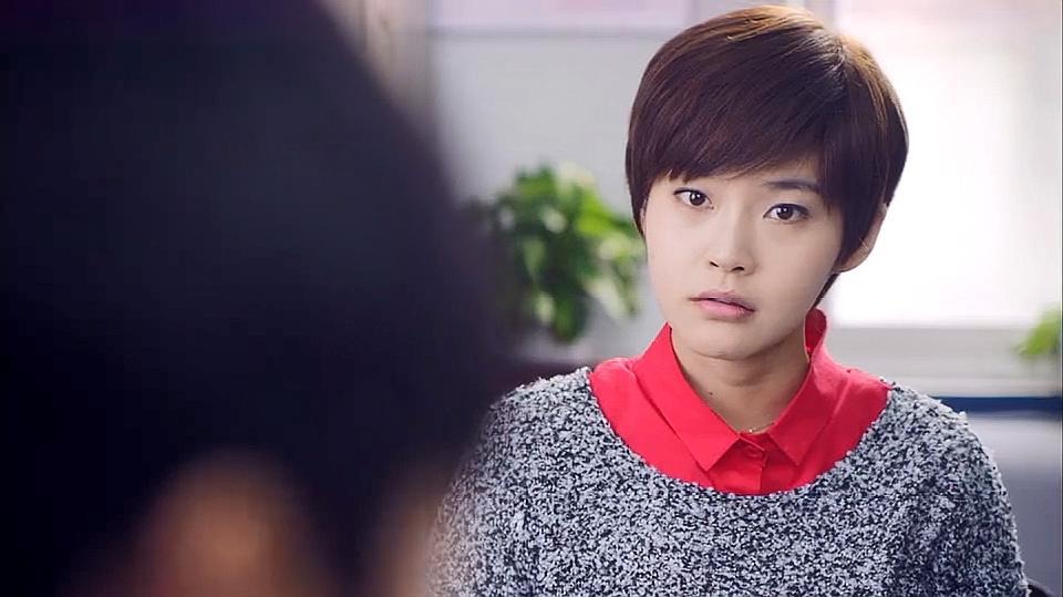 江城警事:美女一见到警察就无限挖苦讽刺,不料警察却毫不在意