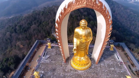世界上最高的金佛像,用48公斤黄金打造,高81米,在中国