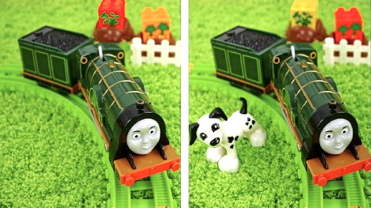 多多岛上的小火车玩具图画找不同