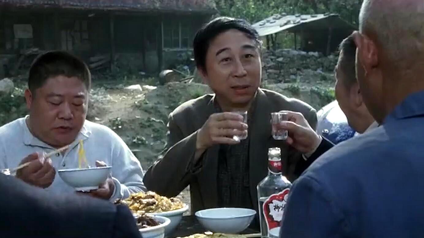 小小的芝麻官,却被冯巩当出了厂长的感觉!一部国产经典喜剧电影