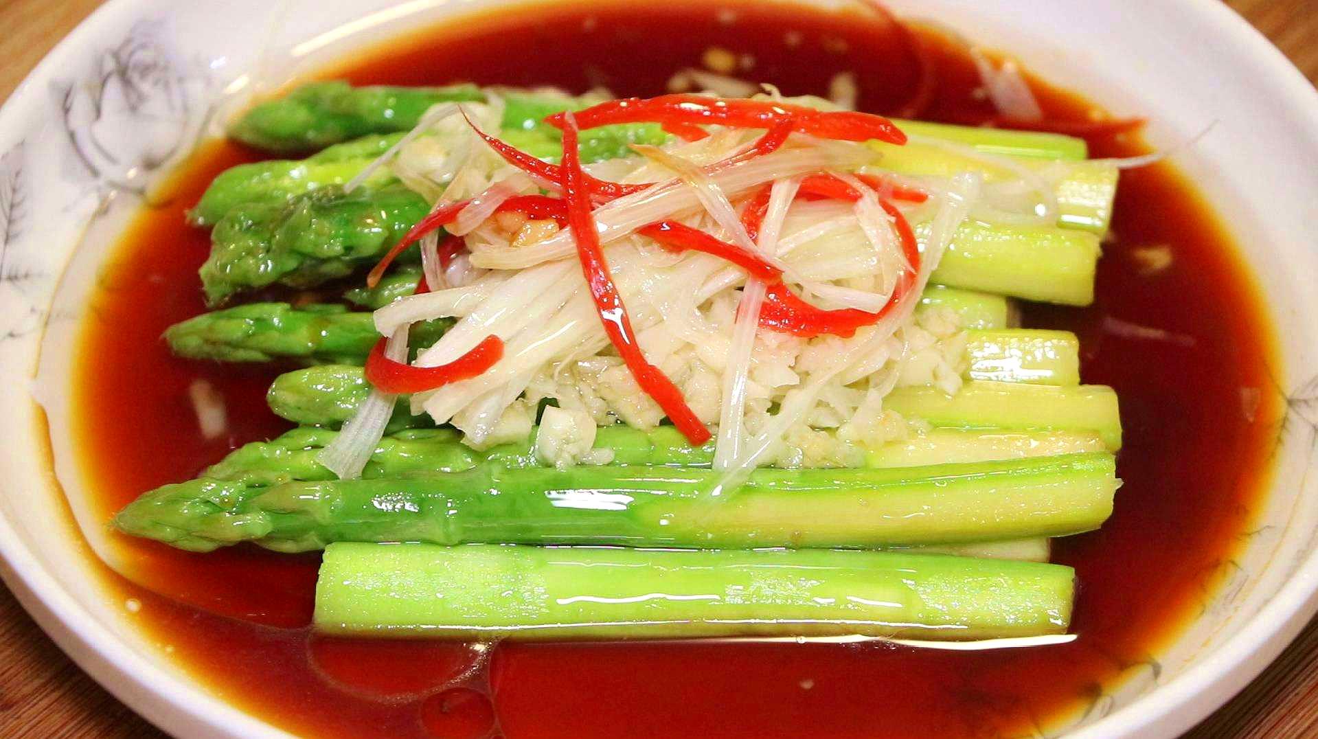 芦笋最过瘾的吃法,我家隔天就做一次,每次都不够吃,做法超简单