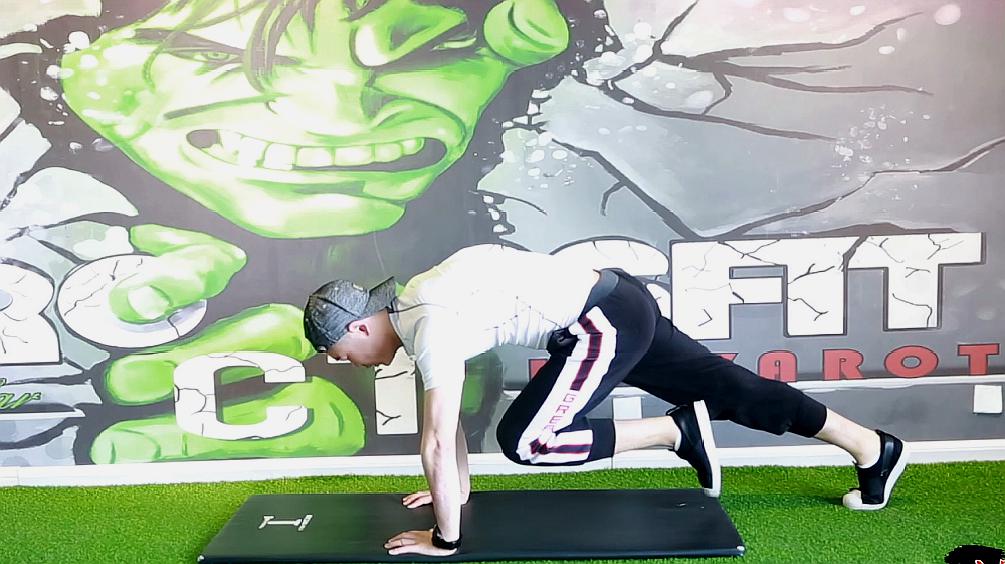 堪称死亡版的俯身登山跑,最简单的健身运动,却减肥最快