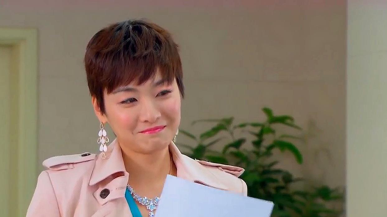 3《情谜睡美人》:2016年2月18日首播,饰演叶依婷/叶依姗,讲述叶依姗在