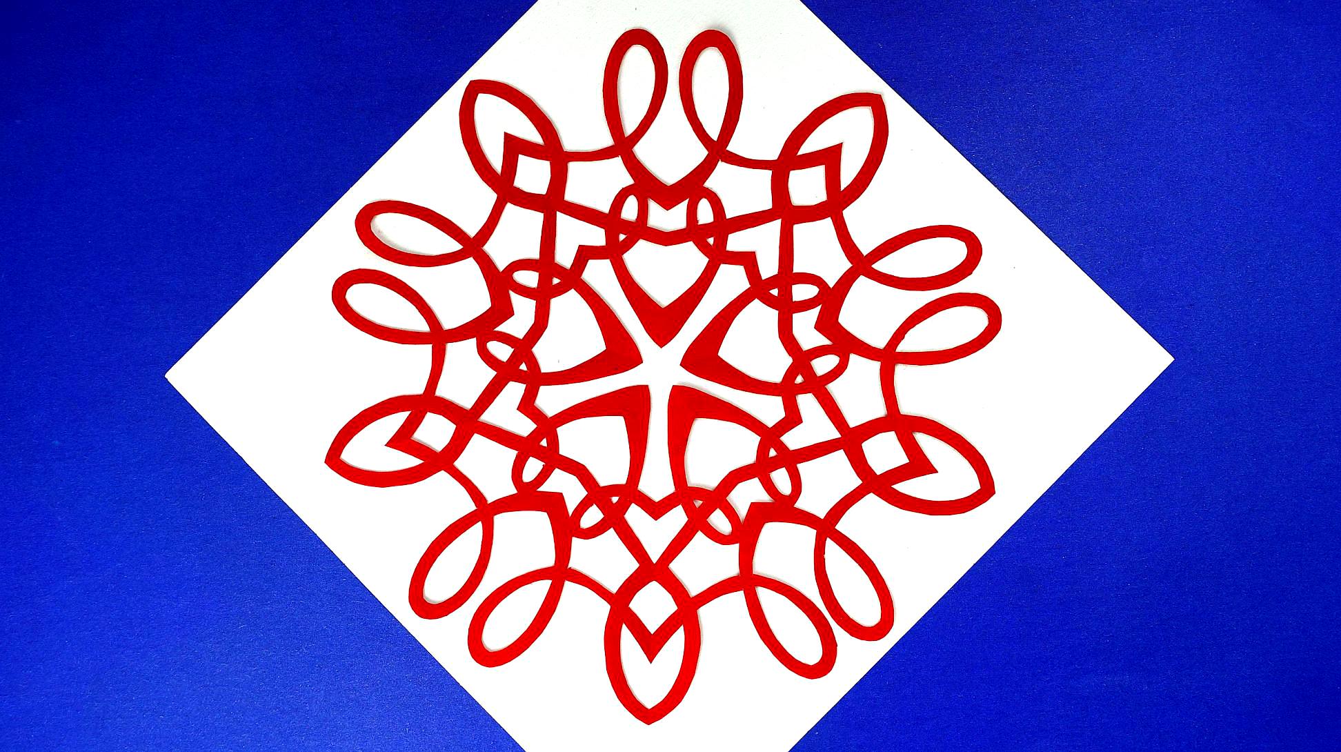 窗花剪纸,这幅剪纸作品给人以完全由线条构成的印象,非常细腻