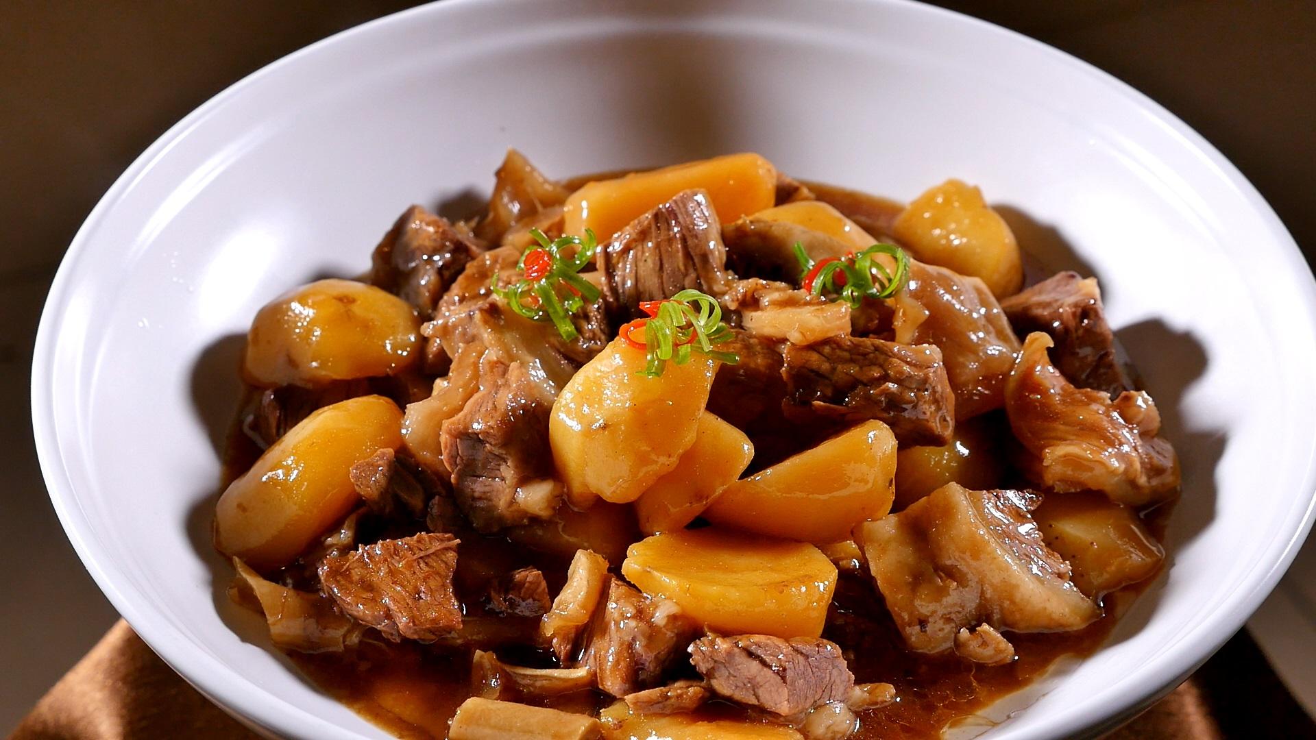 楚菜大厨教你做牛肉大菜:黄焖牛瓦沟,步骤清晰详细,史上最具体最有