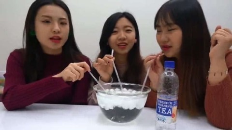 美女吃货们的食玩生活