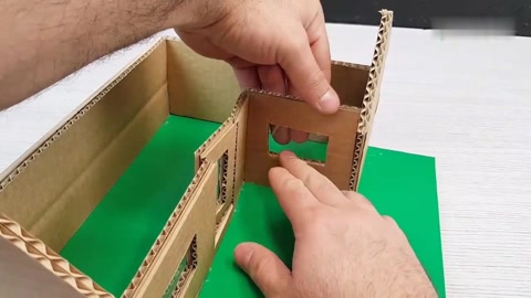 创意手工diy:教你如何用硬纸板制作一个漂亮的小房子!