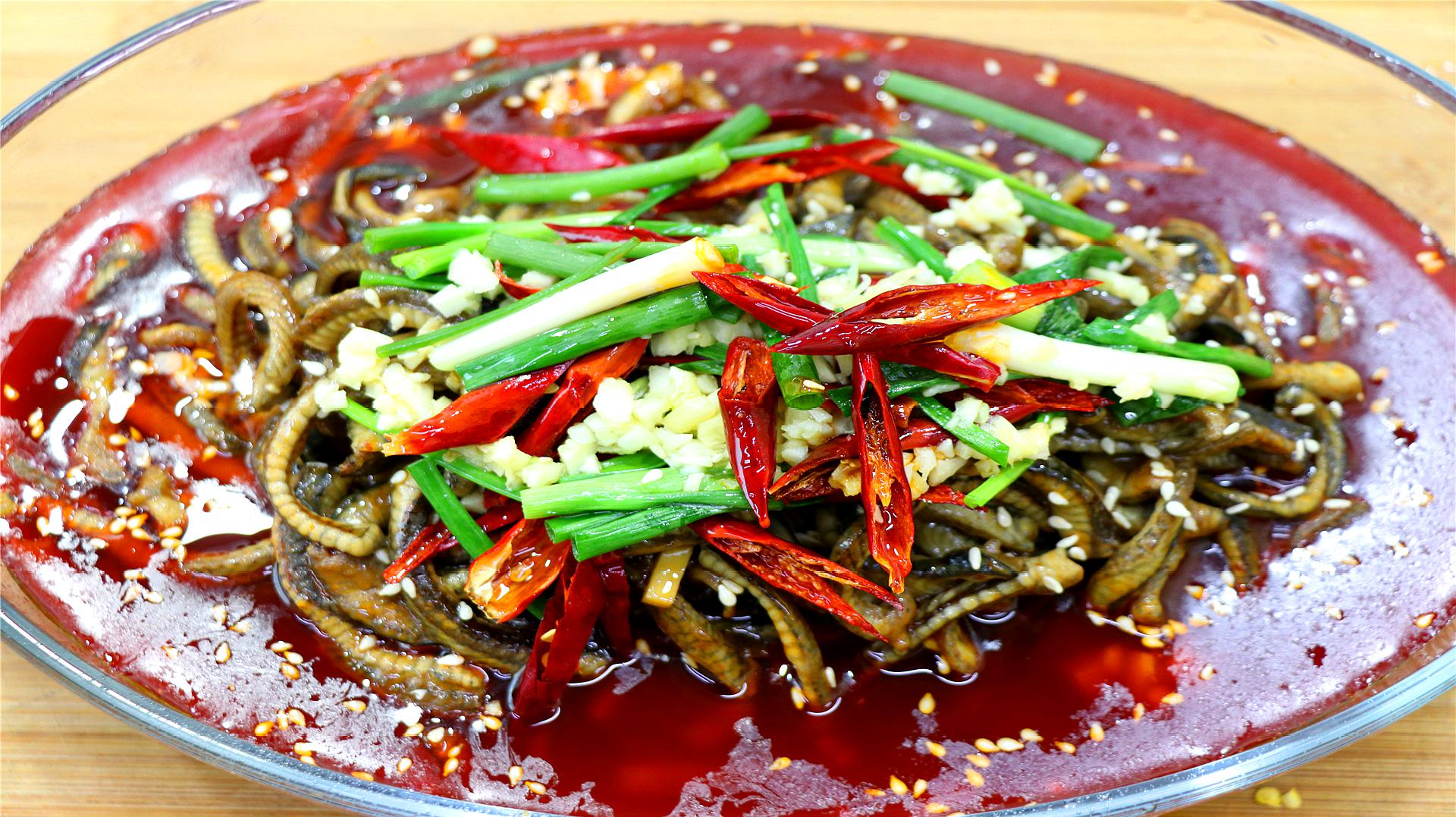 吃了这么多年的黄鳝,还是四川这样做好吃过瘾,麻辣鲜香开胃下饭