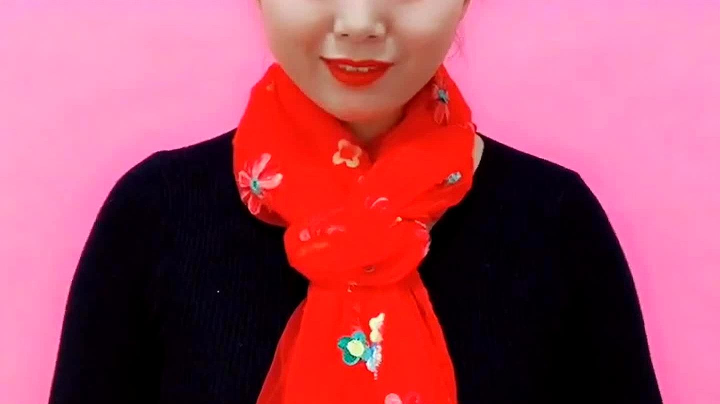 百搭经典的丝巾系法,出门逛街实用的丝巾这样系,看一遍就学会!