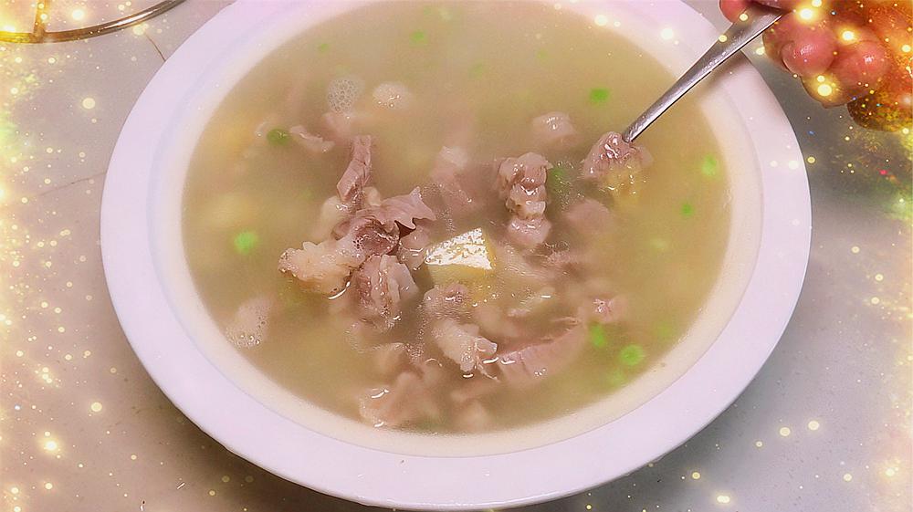 牛肉炖土豆的家常做法,做法简单,但是特别好吃,汤也好喝!