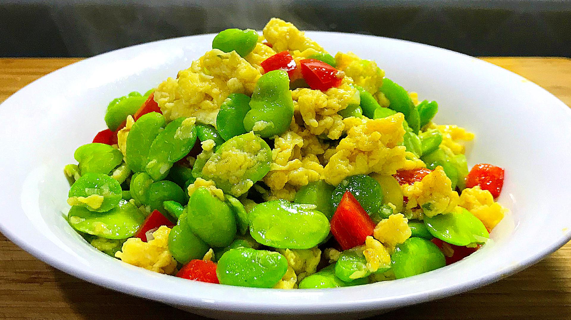 蚕豆米炒鸡蛋的做法