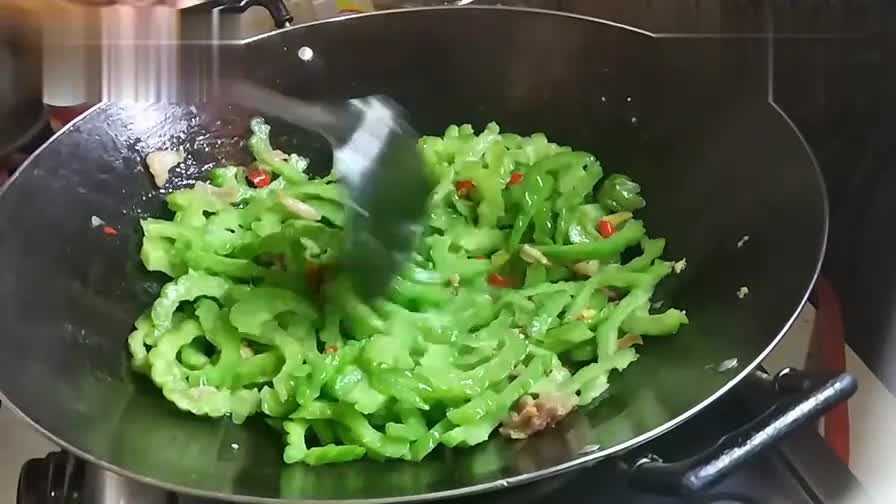 清炒苦瓜怎麼做好吃0417舌尖上的美食視頻