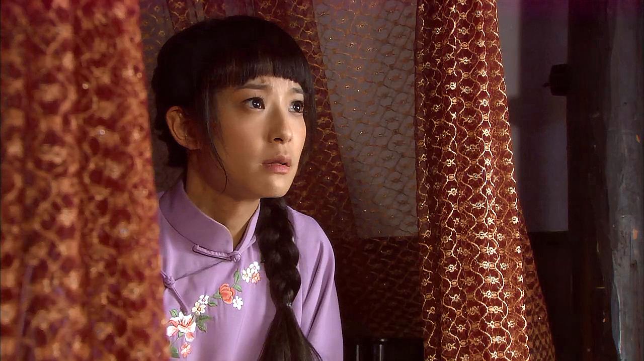 九丹:媳妇睡床上,自己睡地上,虽然傻里傻气,但也是很可爱