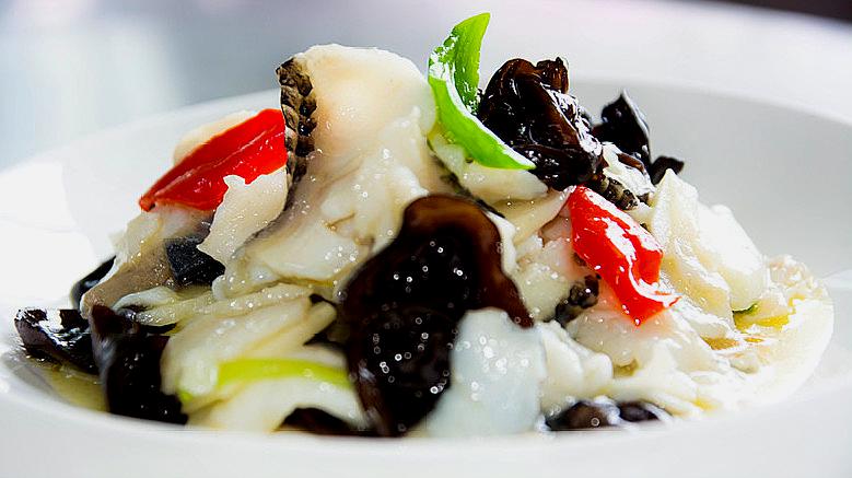 鱼片这样炒不破,不碎,炒出来的鱼片滑嫩,清爽,方法非常简单