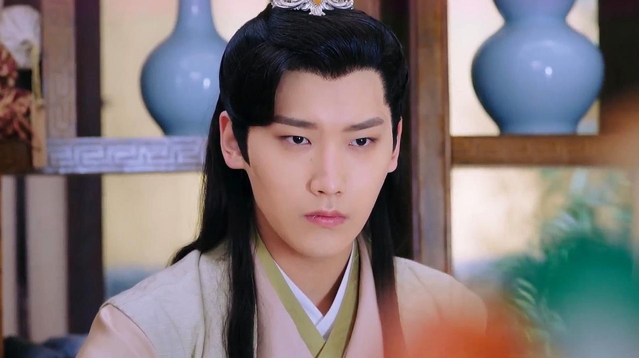 双世宠妃:墨连城说要于皓继续盯紧八王妃,原来是因为这样