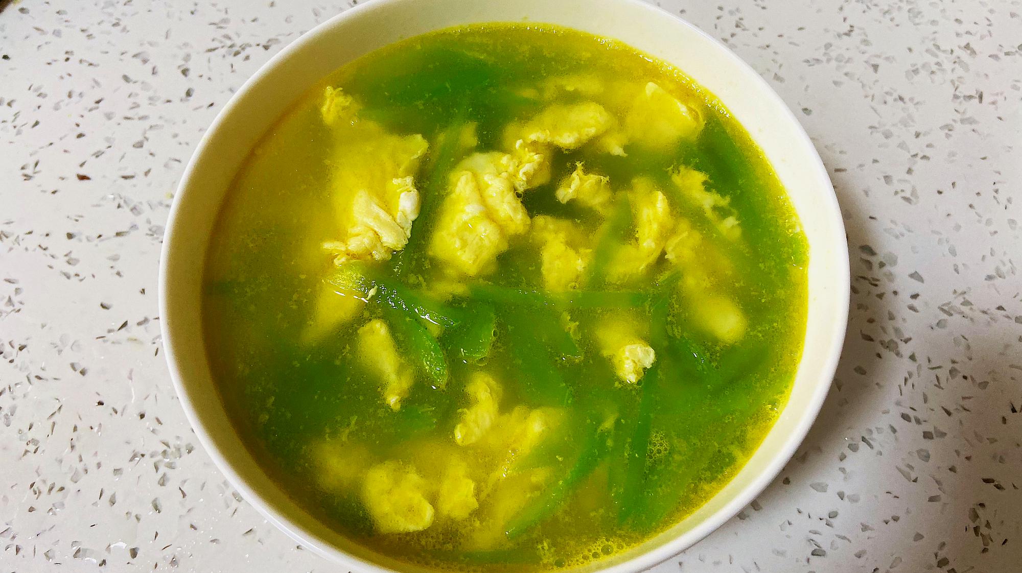 这才是莴笋鸡蛋汤正确做法,美味又营养,喝完暖和一整天