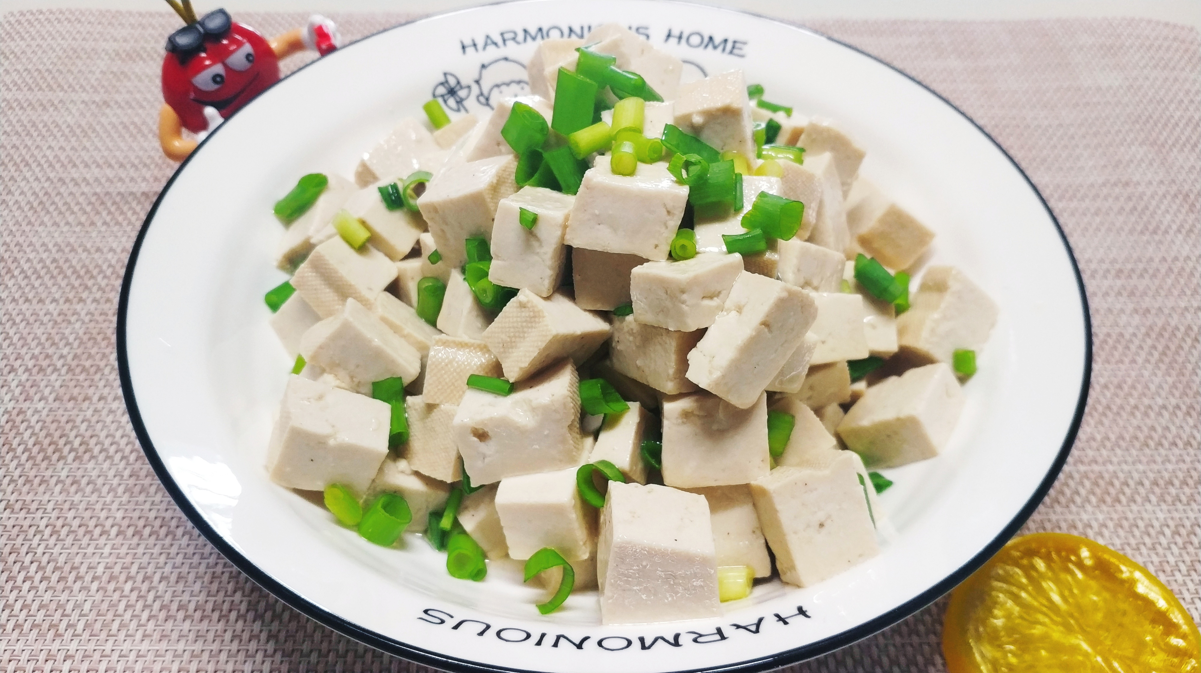 豆腐拌着吃,好吃又美味