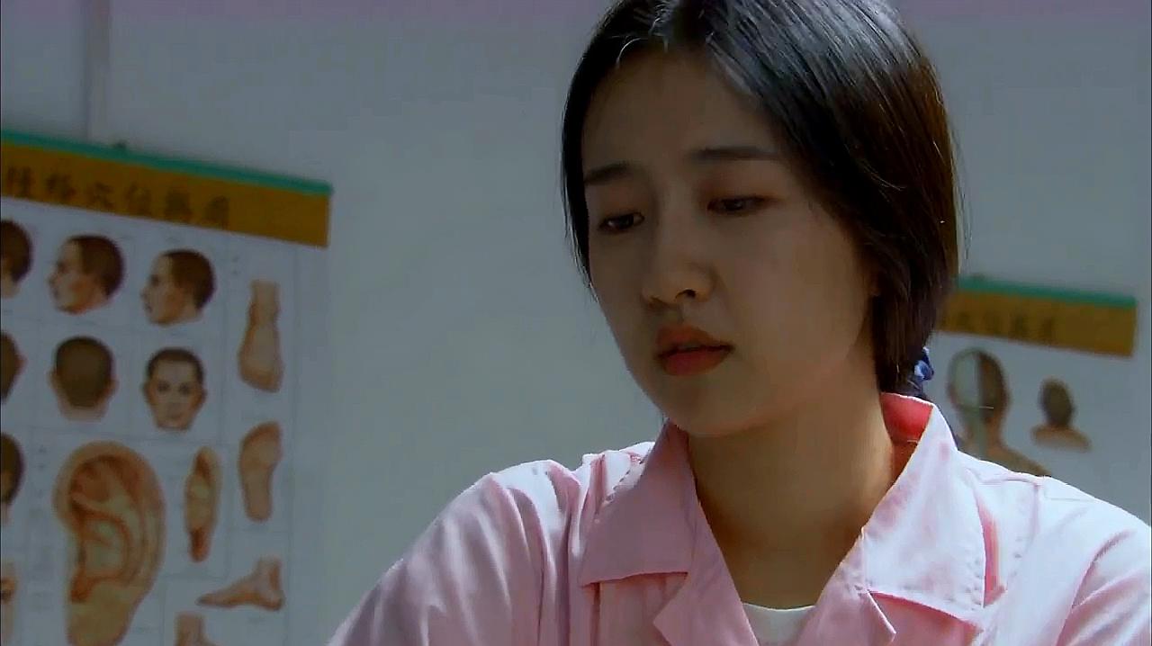 你是我的眼:男子调戏花儿,父亲直接对他动手,还用椅子打他!