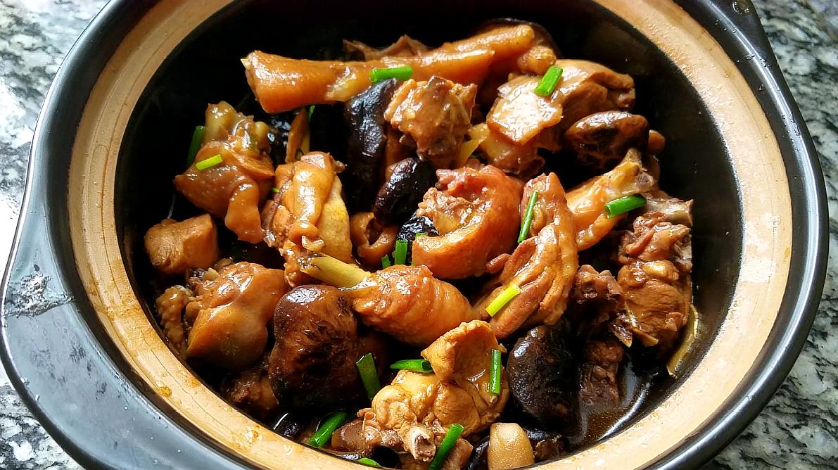 下饭好吃鸡肉煲的做法