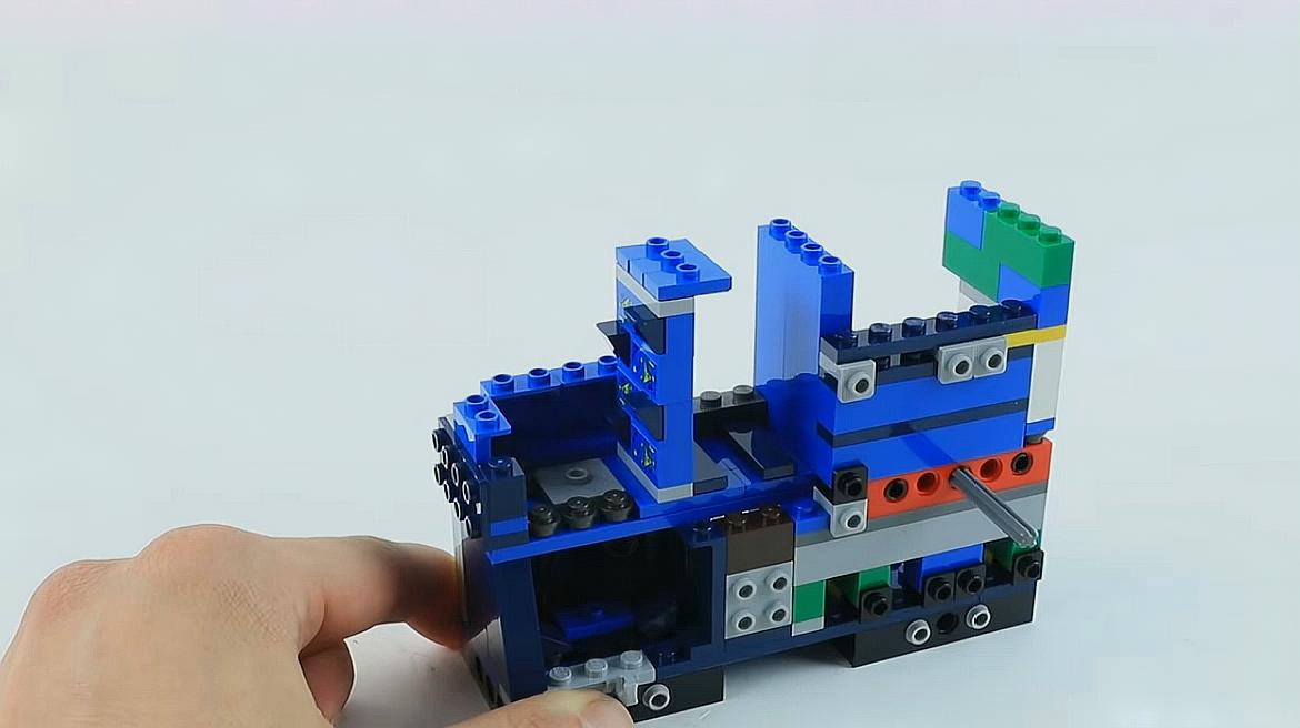 开心早教:乐高电影70839雷克斯西奥