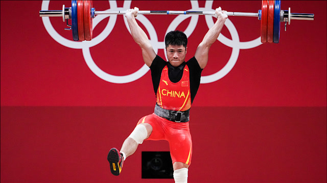 第五金!李发彬男子举重61公斤级金牌02现场"金鸡独立"霸气十足