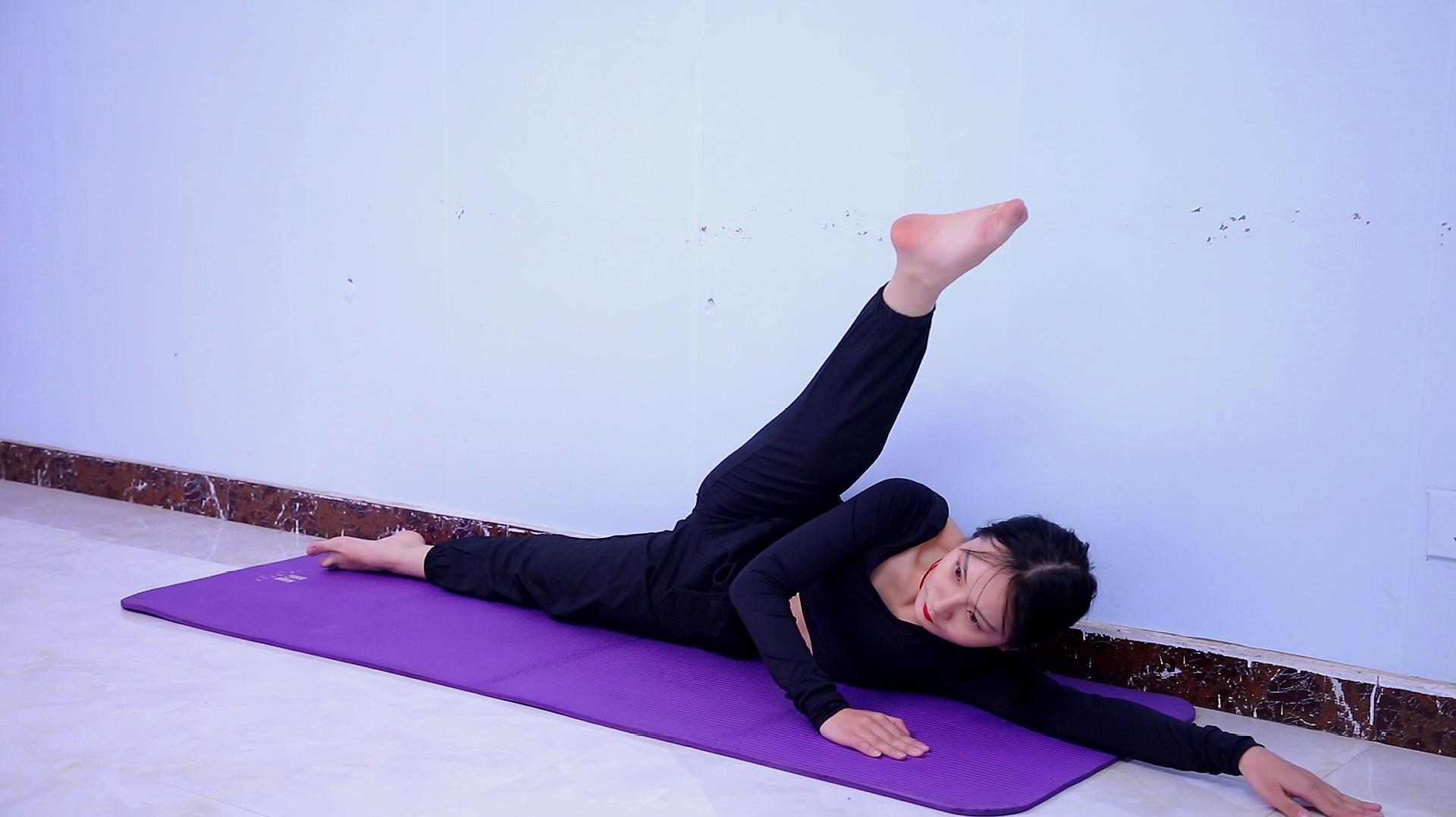 神奇的"踢腿功"每天10分钟,改善白发增加肾气,轻松瘦身