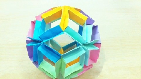 04:27  来源:好看视频-教你用纸折一个魔术方块,可以变形的哦 5会变