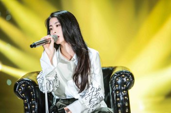 动感101出品-第22届东方风云榜音乐盛典采访花絮(张碧晨篇)_百度视频