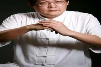 搜狐视频发布时间:2020-02-06老梁看象之双枪将董文渊及盘外招17