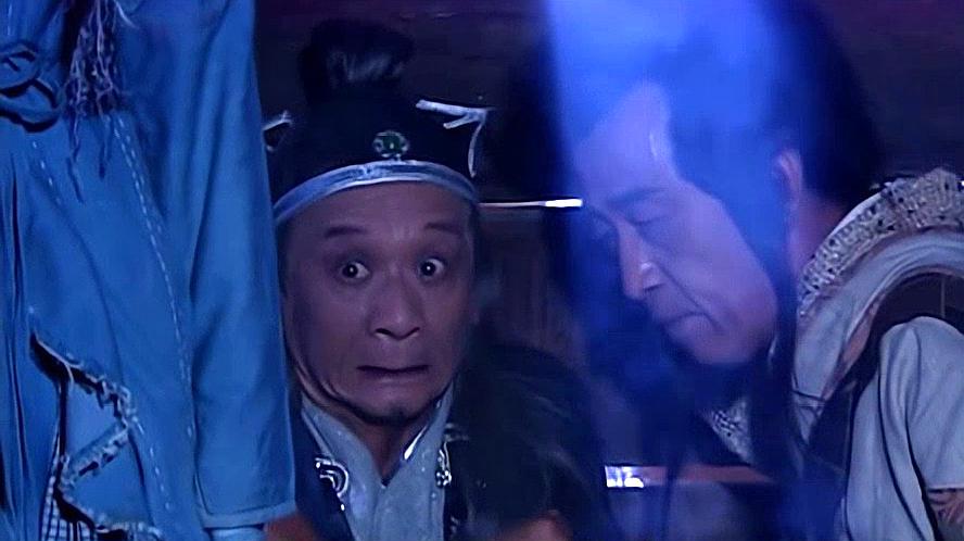 倚天屠龙记:丑姑娘身份不简单,青翼蝠王宁愿难受死也不吸她的血