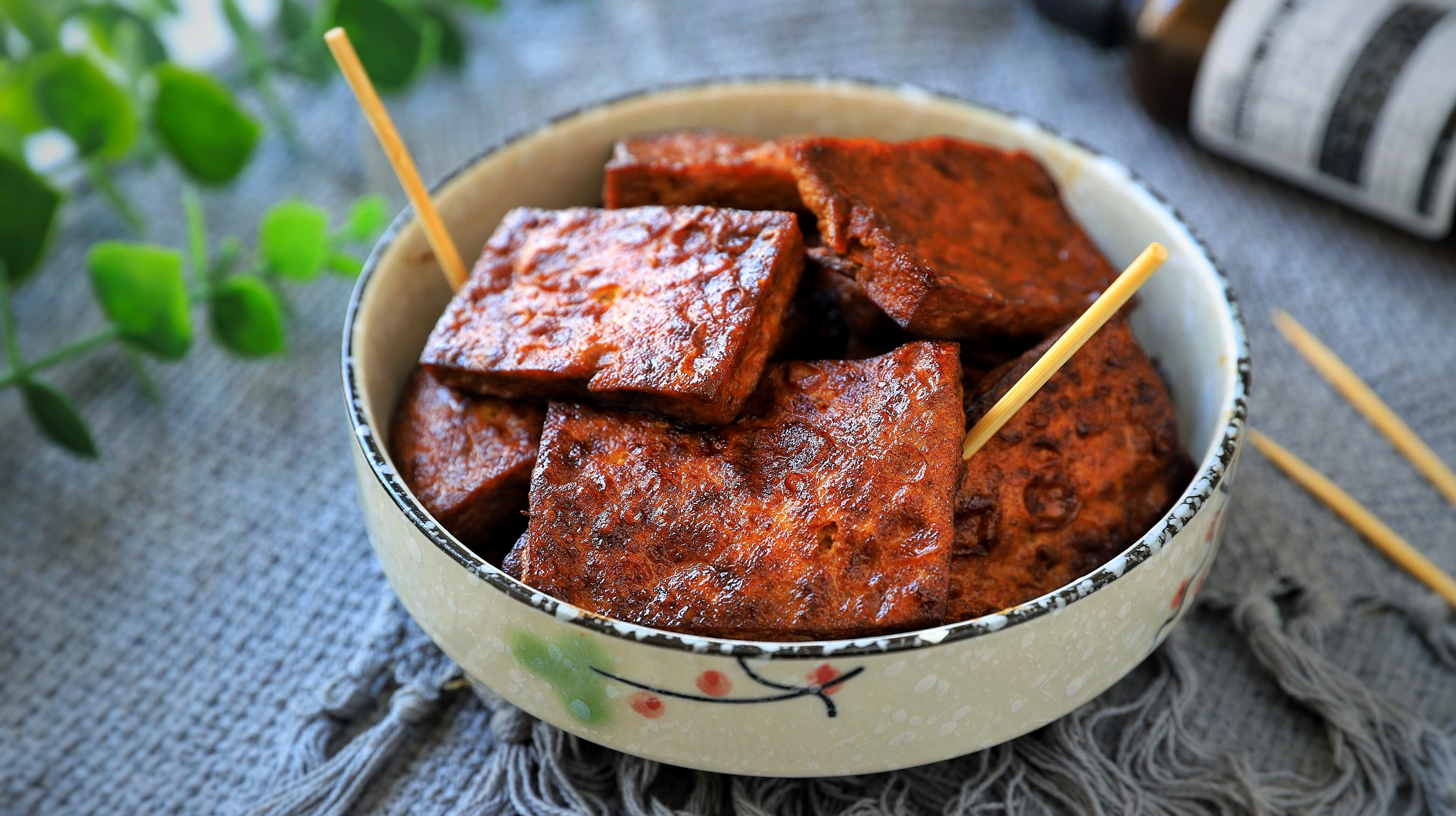 豆干这样做最好吃,蜜汁豆干营养丰富还解馋