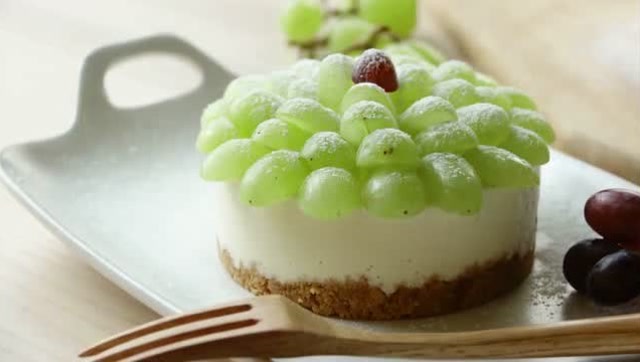 教你不用烤箱就可以做出美味的葡萄奶酪蛋糕