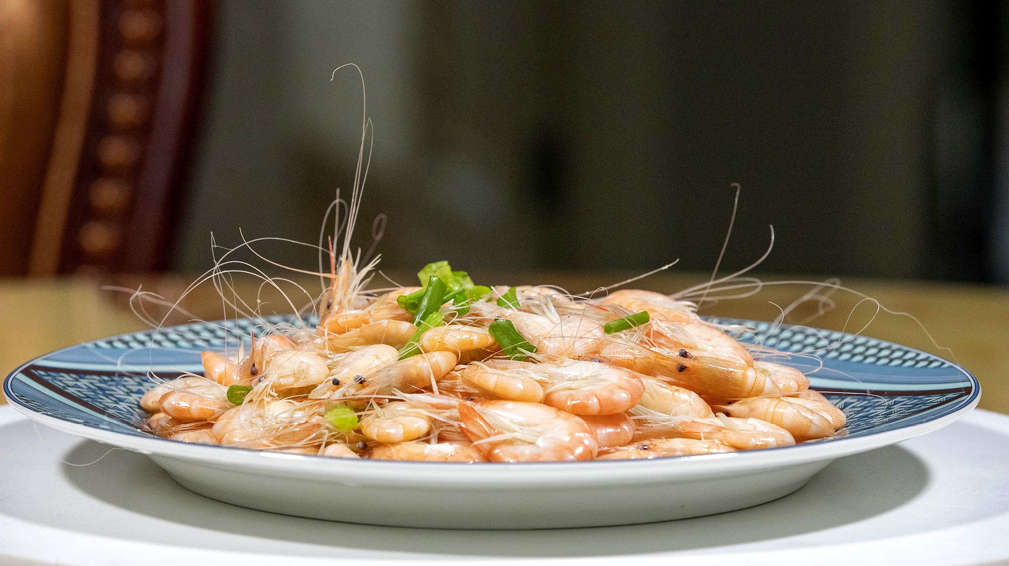 简单原汁原味海鲜做法盐水江白虾,肉质鲜嫩爽口,首选年夜饭菜谱