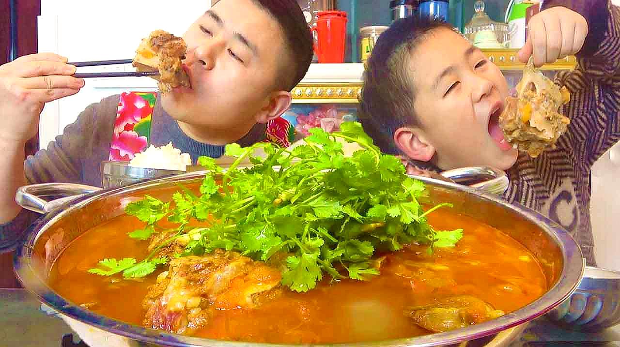 让人馋的口流水  10:22  来源:好看视频-200元买4斤甲鱼,超小厨做