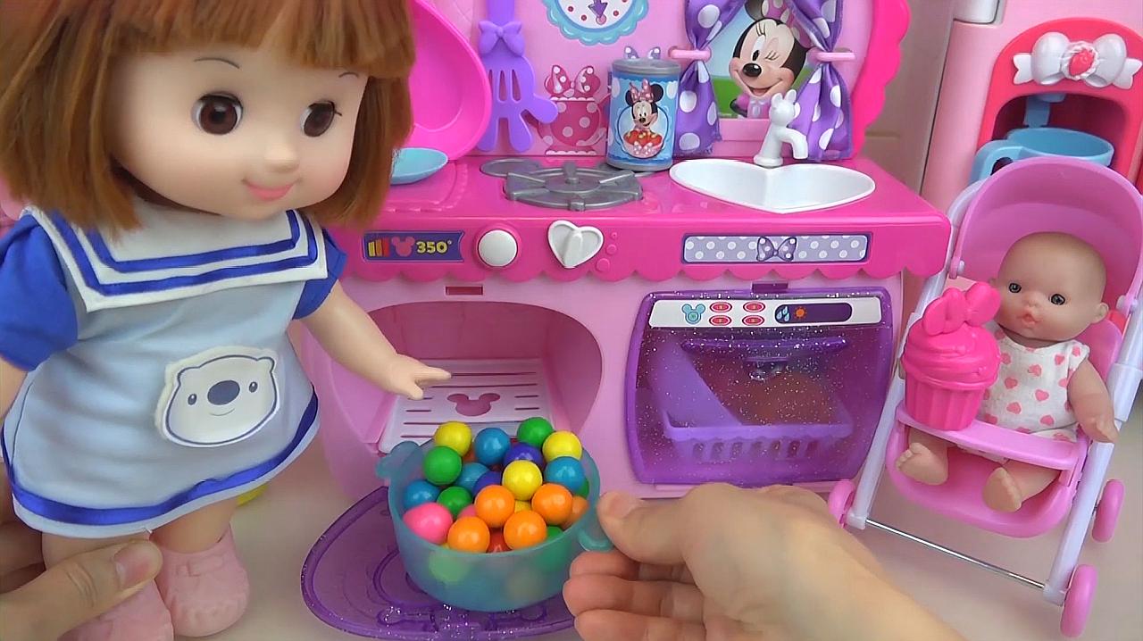 咪露娃娃照顾弟弟的儿童趣味过家家玩具