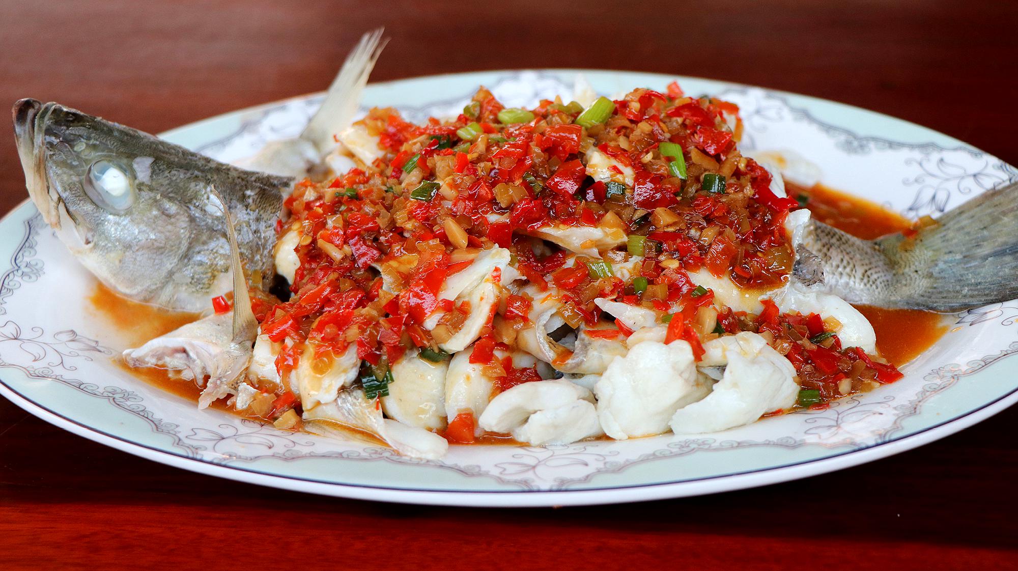 烧汁鲈鱼做法,鱼片嫩似豆腐,口感顺滑,爱吃鲈鱼的不要错过