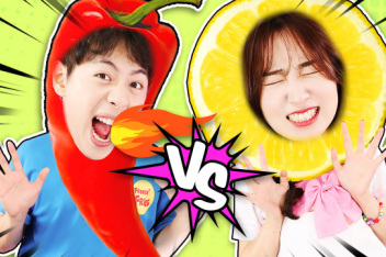 小伶玩具三人挑战食物_百度视频搜索