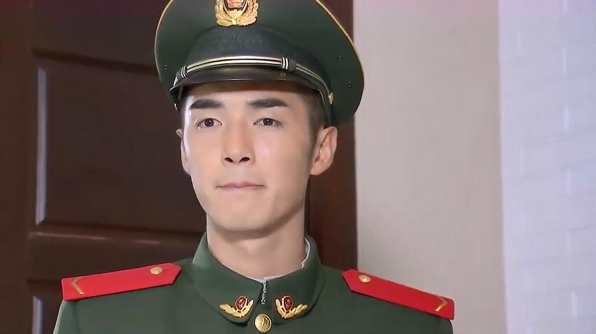 火线英雄:张志刚接轮椅姑娘下楼时,拿出这个东西,说她能站起来