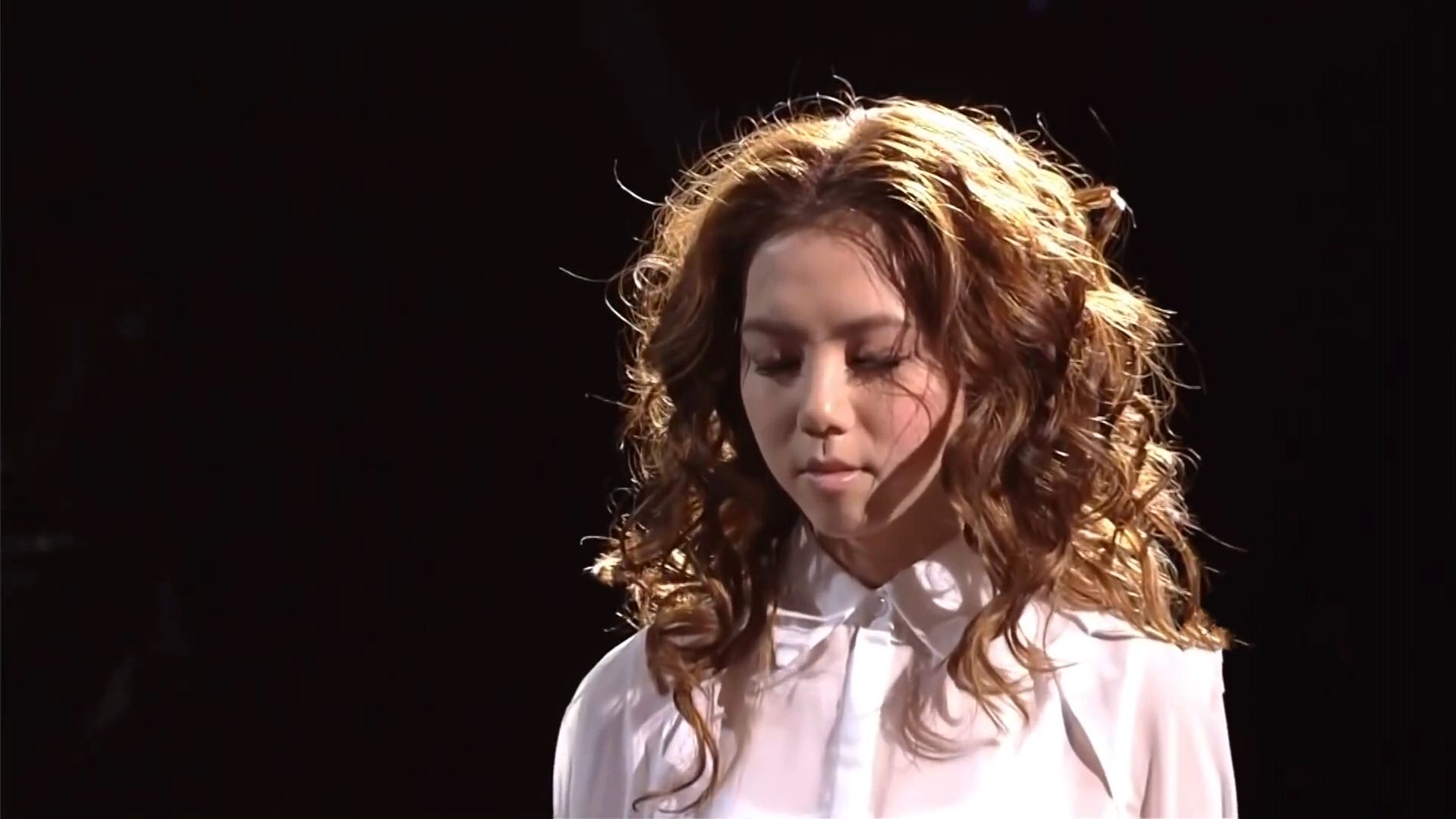 邓紫棋炸裂演唱《存在》,近乎完美的演绎震撼全场!