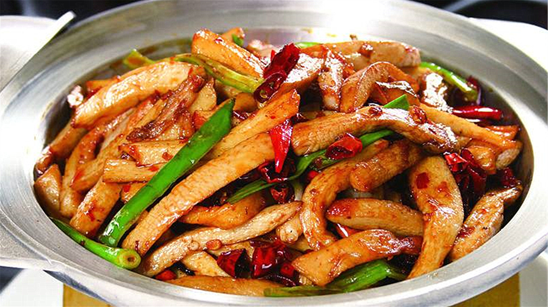 2脆三丝:竹笋超好吃的一种做法,做法简单易学,喜欢的朋友赶紧学学吧!