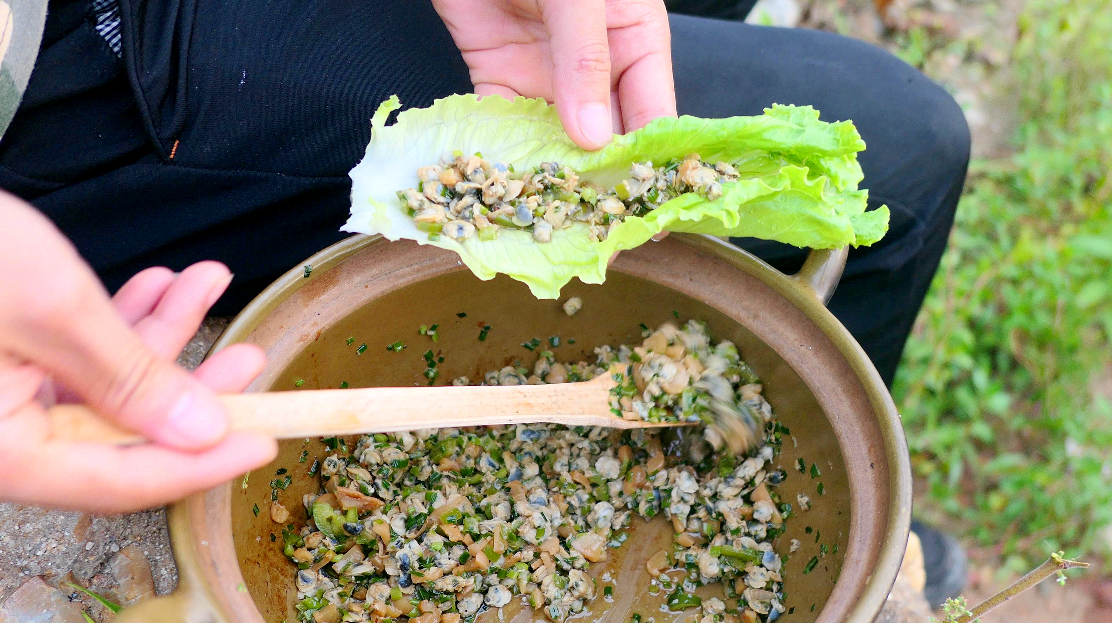 卜卜脆的蚬肉生菜包,一道来自顺德"菜饺子,值得一试的美味