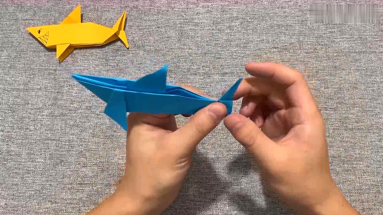 来源:腾讯视频-教大家折一只愤怒的小鸟,折纸大全小动物折纸视频教程
