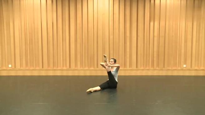 01:37  来源:好看视频-中国舞蹈家协会舞蹈考级九级:留连戏蝶,来