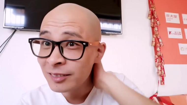 剃光头有利于养头发吗 百度 剃光头有利于养头发吗 百度
