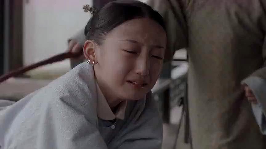 梦回:美女想到自己小时候被屈打成招,现在一肚子的怨恨没地发呢