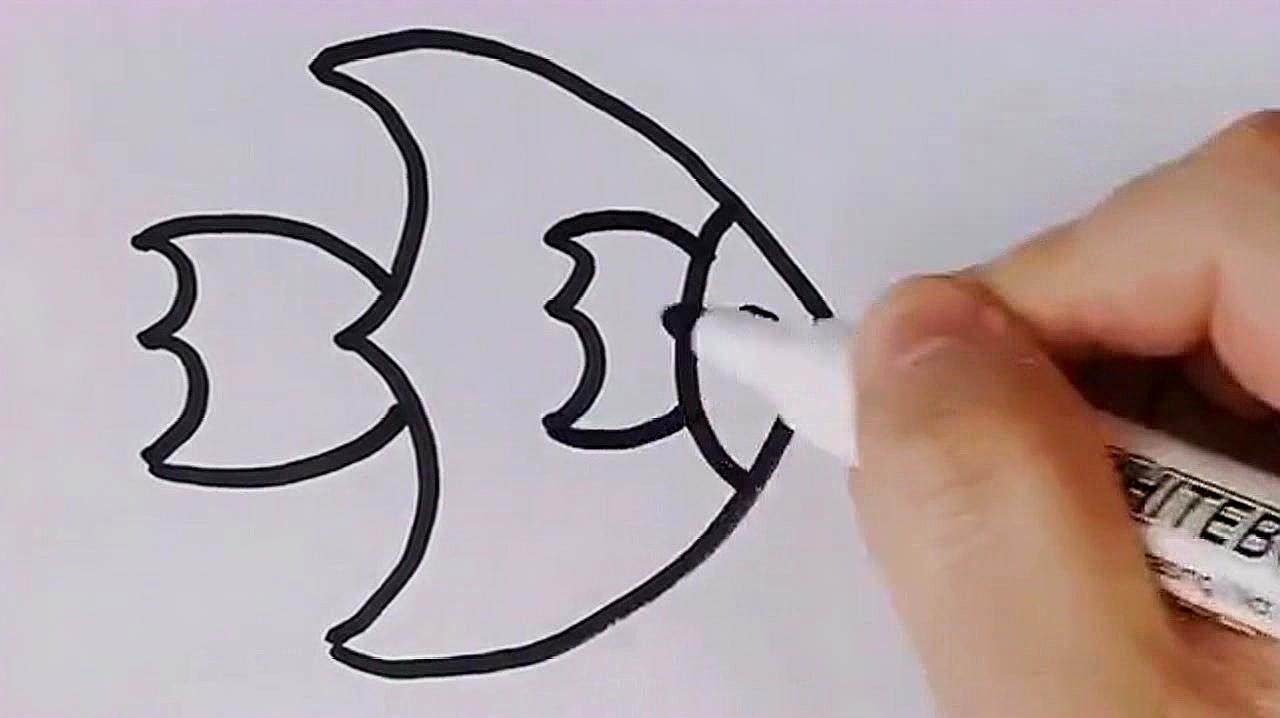 00:54 来源:好看视频-适合小朋友学的数字简笔画,用三个3画可爱小鱼