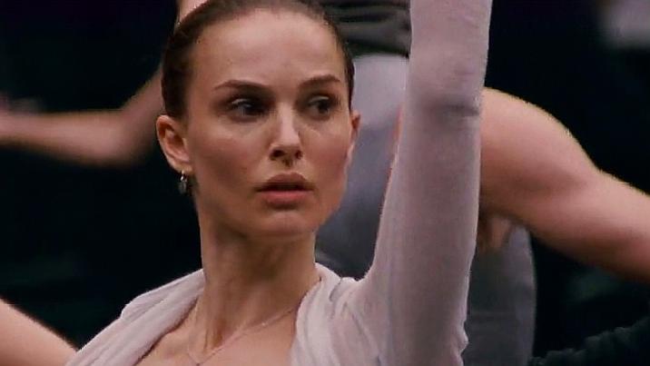 黑天鹅:舞者们正在训练,谁知老师说话期间,就选好了要训练的人