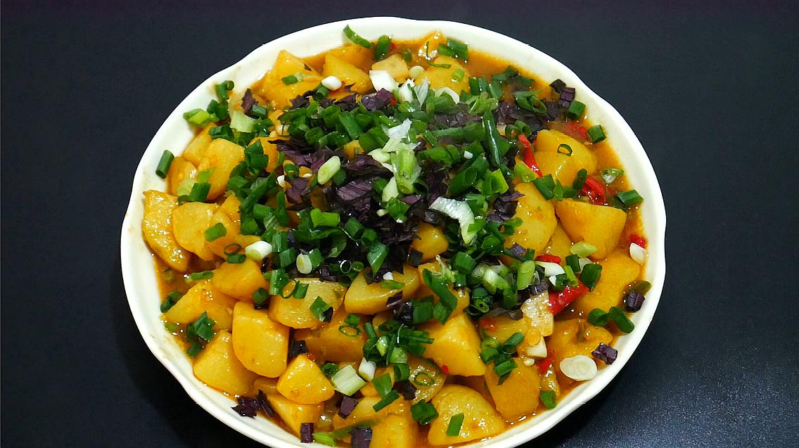 做红烧土豆无需油炸,教你一种新做法,做出来的土豆比红烧肉还香